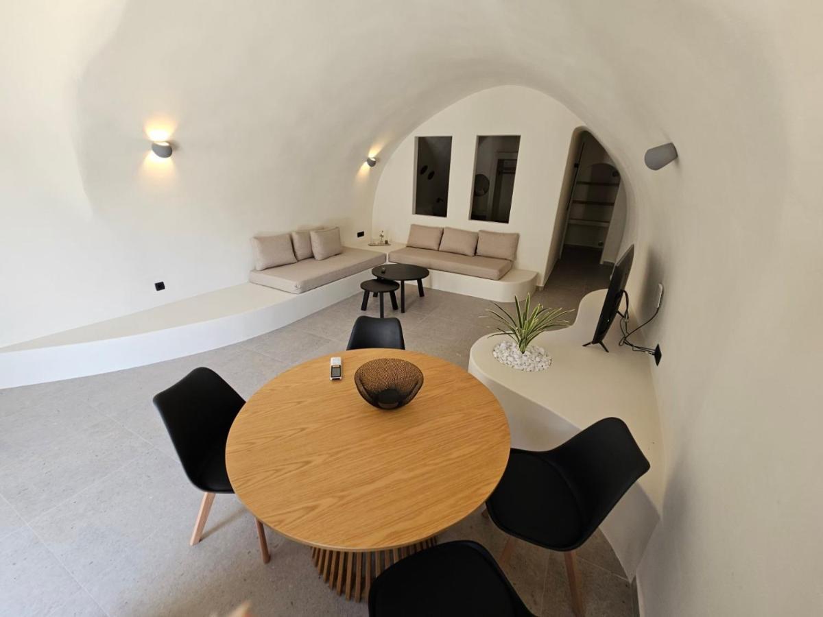 Petroma Cave Suites Vourvoúlos Exteriör bild