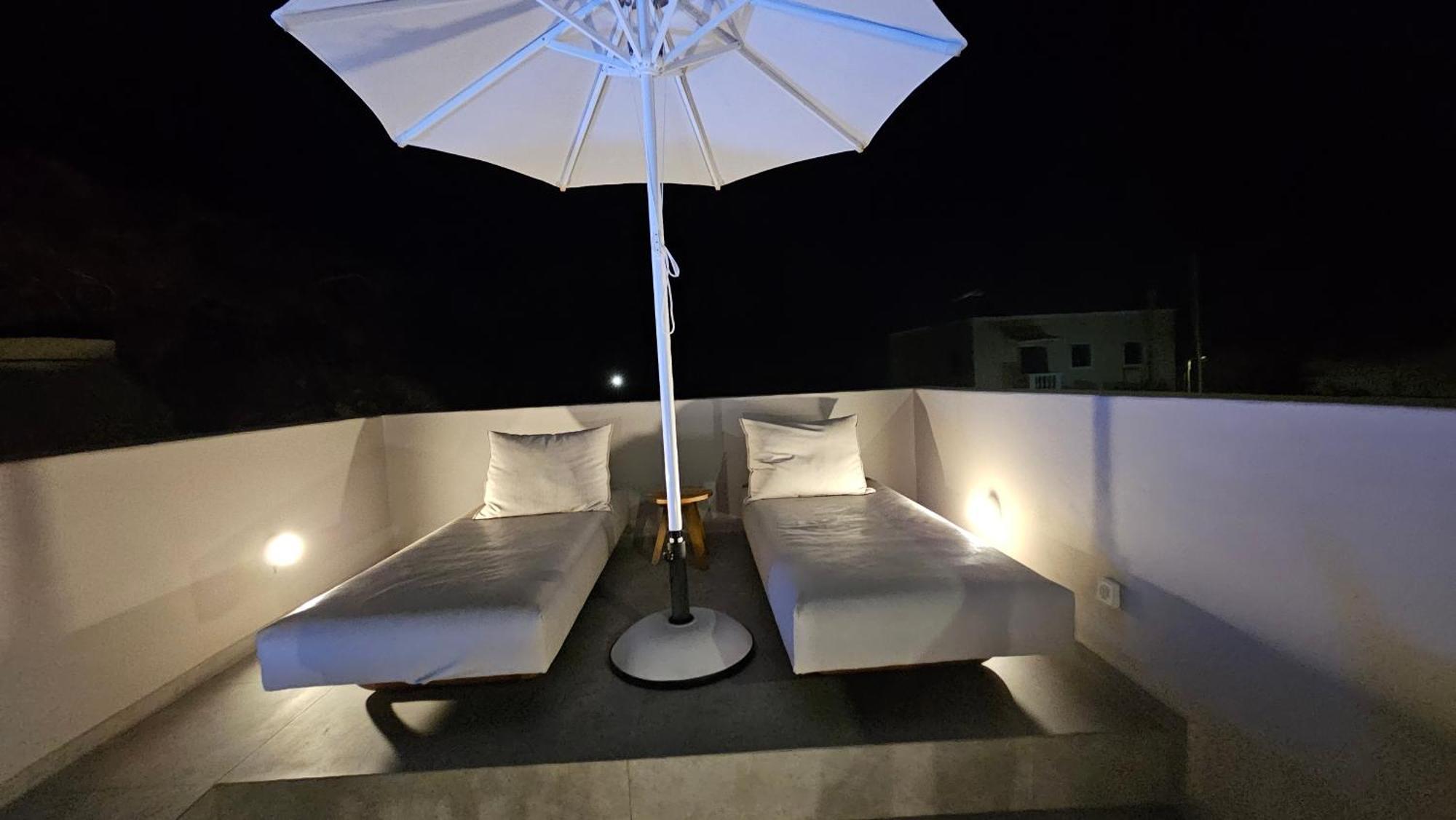 Petroma Cave Suites Vourvoúlos Rum bild