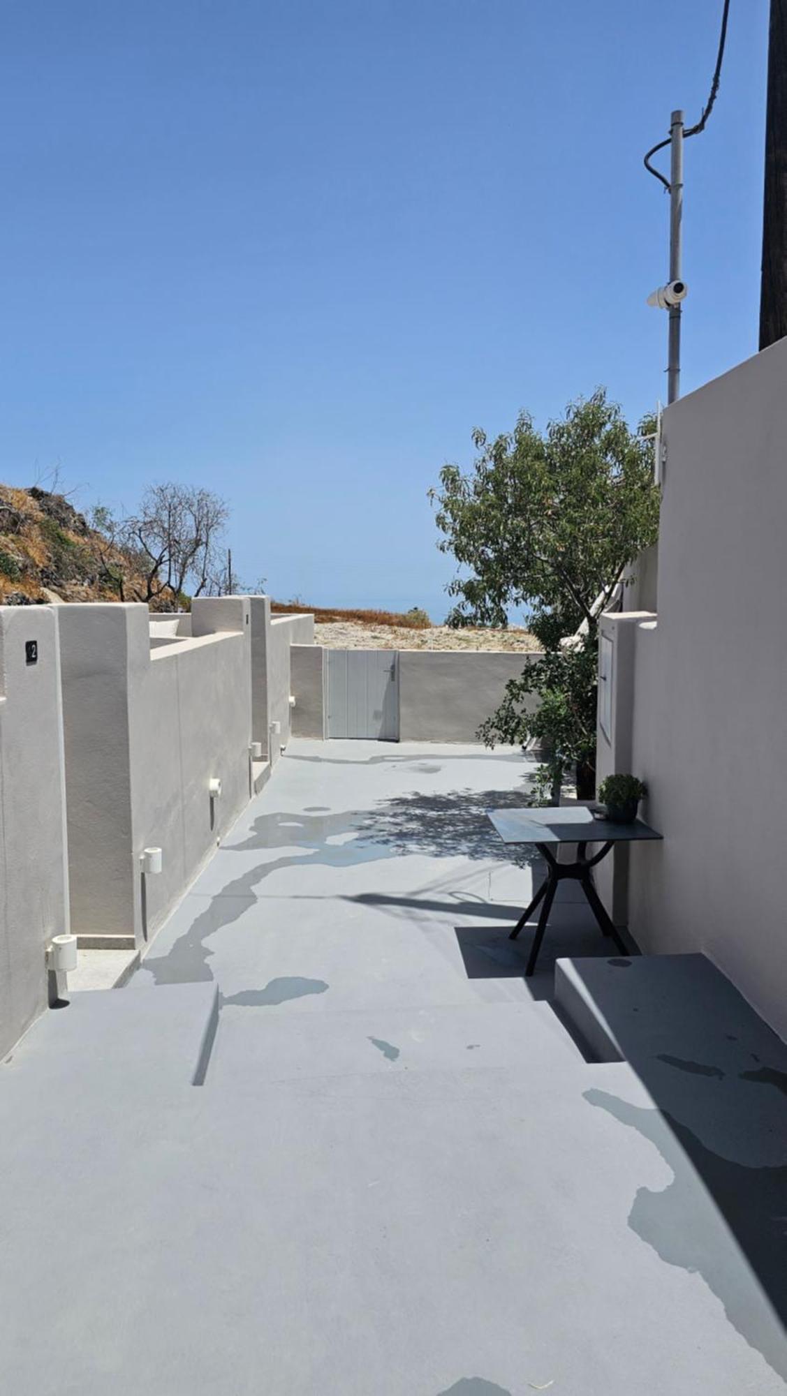 Petroma Cave Suites Vourvoúlos Exteriör bild